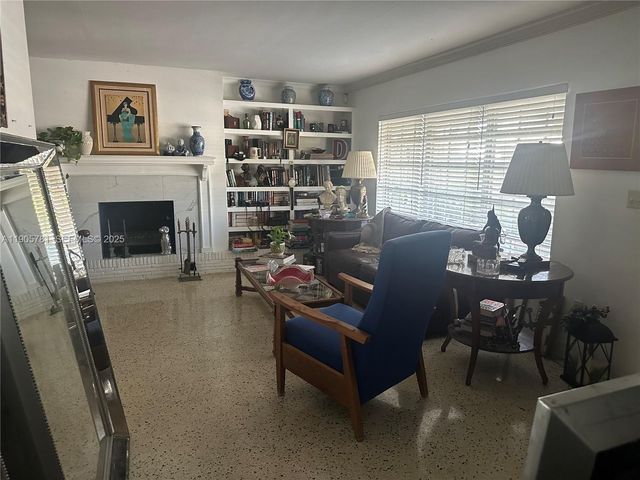 2805 NE 16th Ave, Wilton Manors, FL 33334