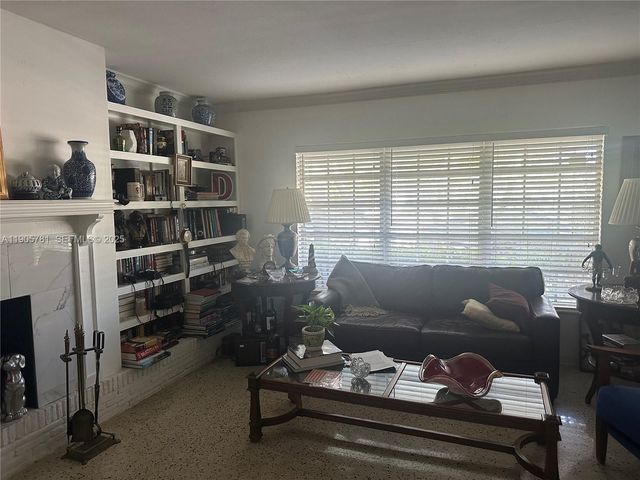 2805 NE 16th Ave, Wilton Manors, FL 33334