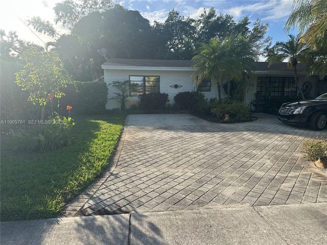 2805 NE 16th Ave, Wilton Manors, FL 33334