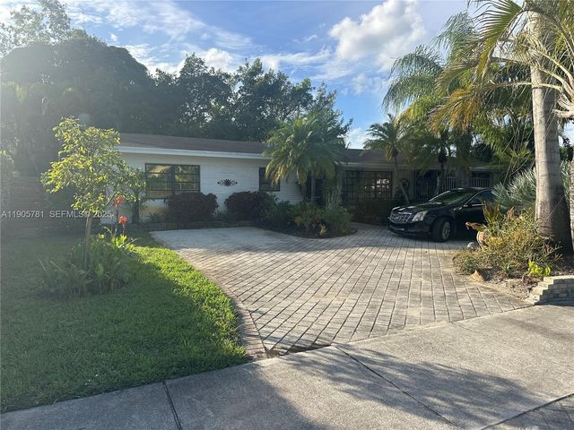 2805 NE 16th Ave, Wilton Manors, FL 33334