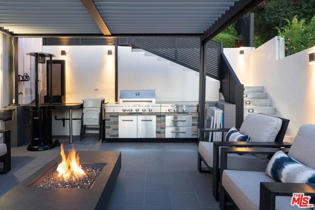 4118 Oak Hollow Road, Calabasas, CA 91302