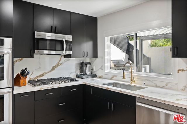 4118 Oak Hollow Road, Calabasas, CA 91302