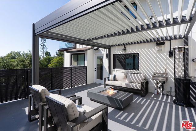 4118 Oak Hollow Road, Calabasas, CA 91302