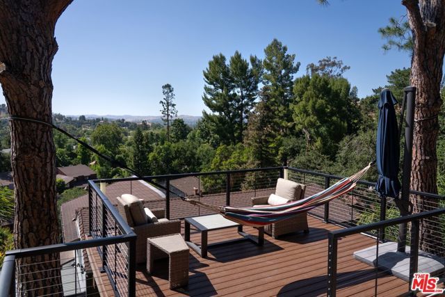 4118 Oak Hollow Road, Calabasas, CA 91302