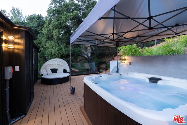 4118 Oak Hollow Road, Calabasas, CA 91302