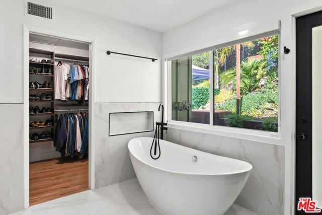 4118 Oak Hollow Road, Calabasas, CA 91302