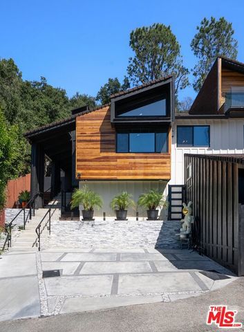 4118 Oak Hollow Road, Calabasas, CA 91302