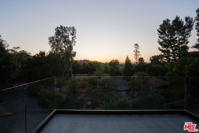 4118 Oak Hollow Road, Calabasas, CA 91302