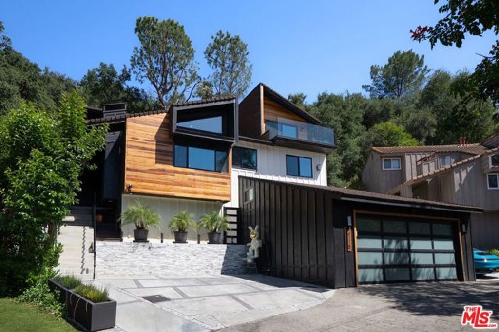 4118 Oak Hollow Road, Calabasas, CA 91302