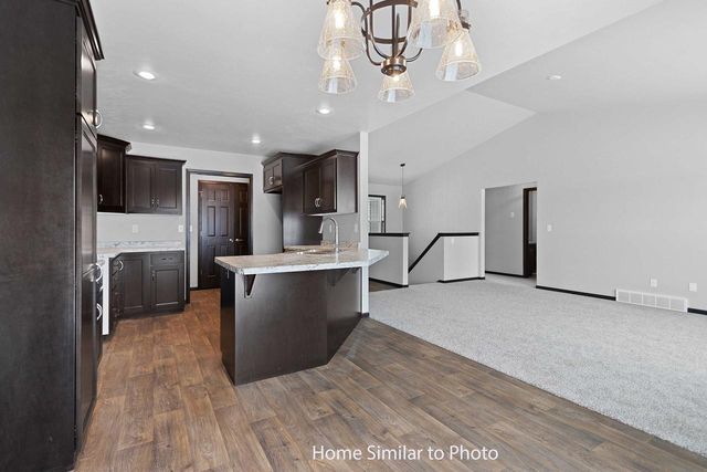 1929 HUFFCUTT LANE, Waupaca, WI 54981