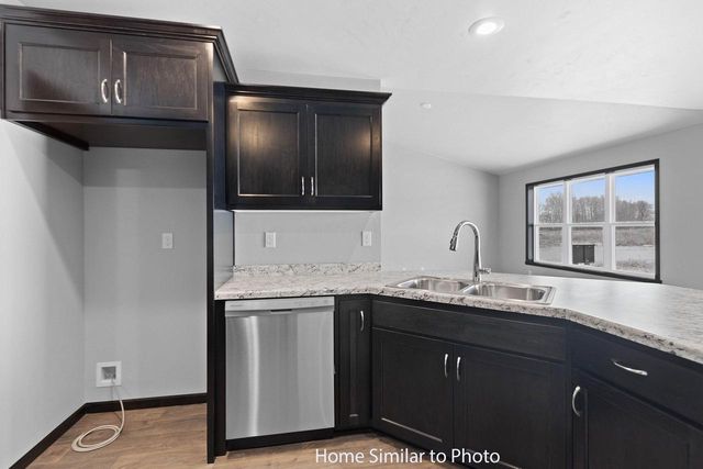 1929 HUFFCUTT LANE, Waupaca, WI 54981