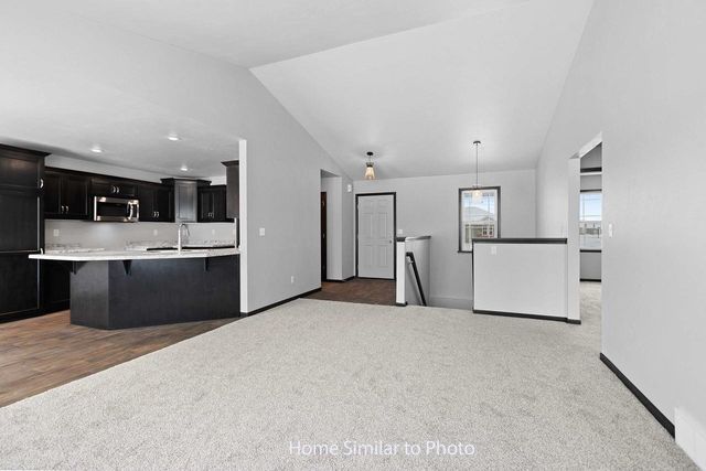 1929 HUFFCUTT LANE, Waupaca, WI 54981