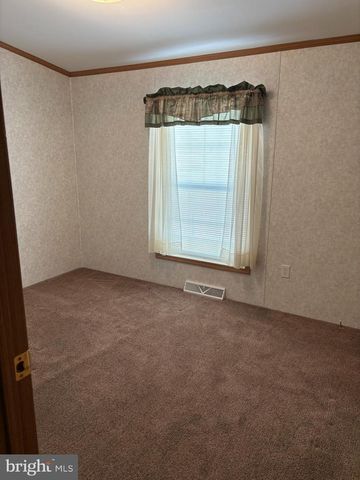 104 BOYER RD, Royersford, PA 19468