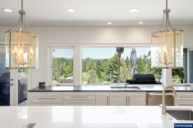 3601 Augusta National Dr S, Salem, OR 97302