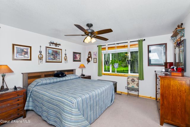 235 Vedelwood DR, Sandpoint, ID 83864