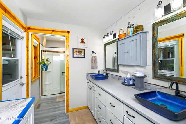 235 Vedelwood DR, Sandpoint, ID 83864