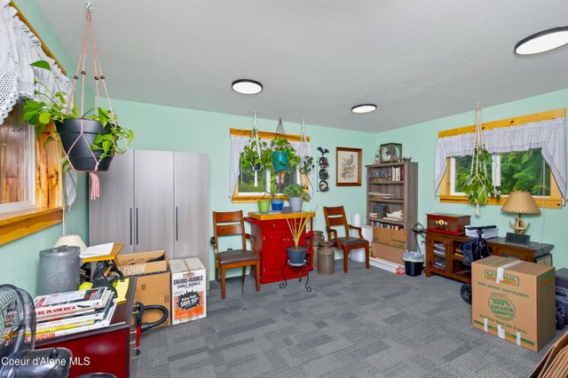 235 Vedelwood DR, Sandpoint, ID 83864