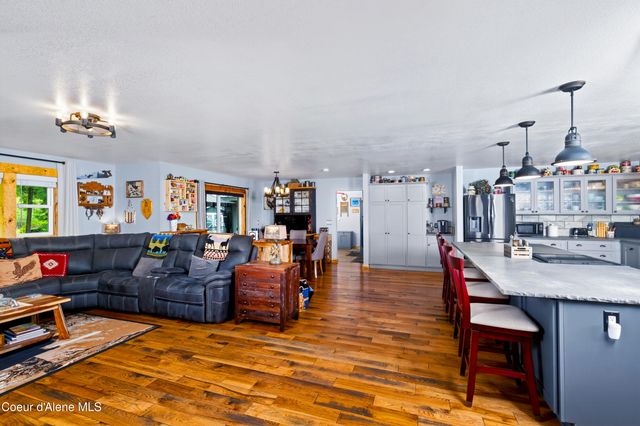 235 Vedelwood DR, Sandpoint, ID 83864