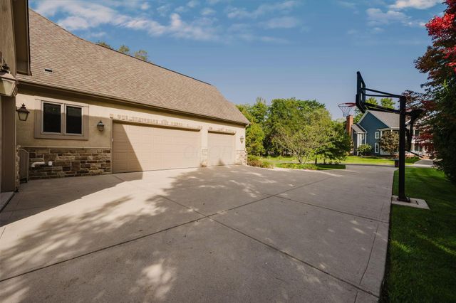 7681 Clear Creek Court, Blacklick, OH 43004