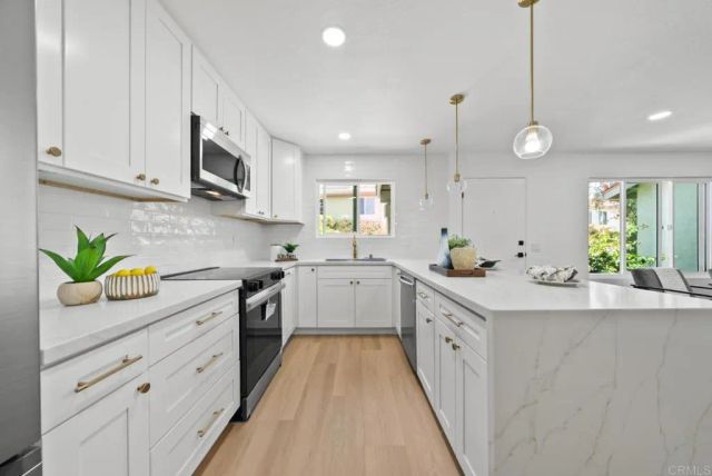 4386 Albatross Way, Oceanside, CA 92057