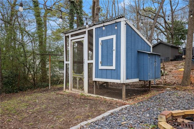 2891 Macaw NW Street, Atlanta, GA 30318