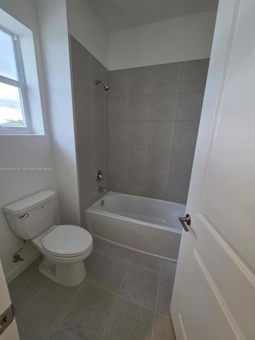 19571 SW 339 Terrace, Homestead, FL 33034