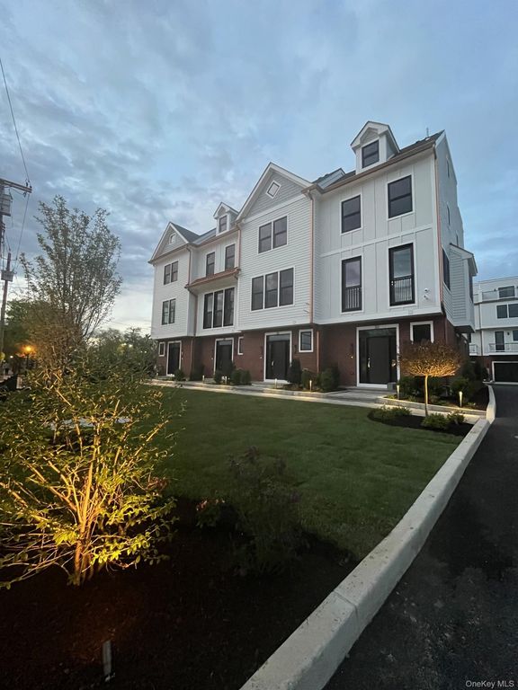 32 Andrews Lane, Sleepy Hollow, NY 10591