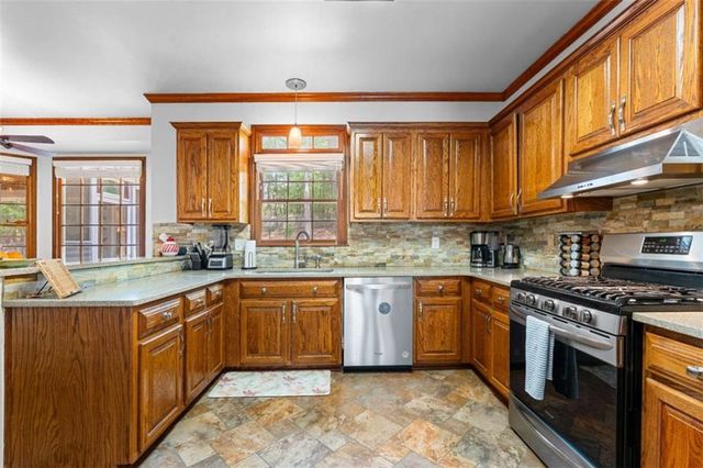 215 Highview Trace, Fayetteville, GA 30215