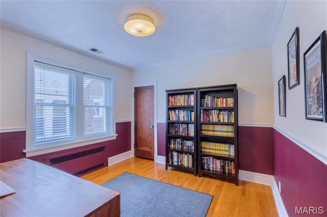 5408 Tholozan Avenue, St Louis, MO 63109