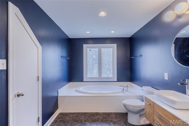 5408 Tholozan Avenue, St Louis, MO 63109