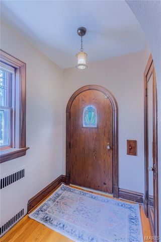 5408 Tholozan Avenue, St Louis, MO 63109