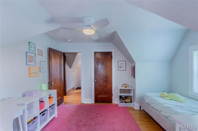 5408 Tholozan Avenue, St Louis, MO 63109
