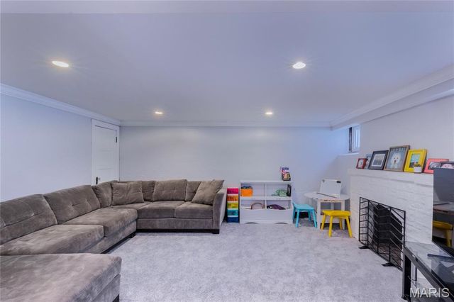 5408 Tholozan Avenue, St Louis, MO 63109