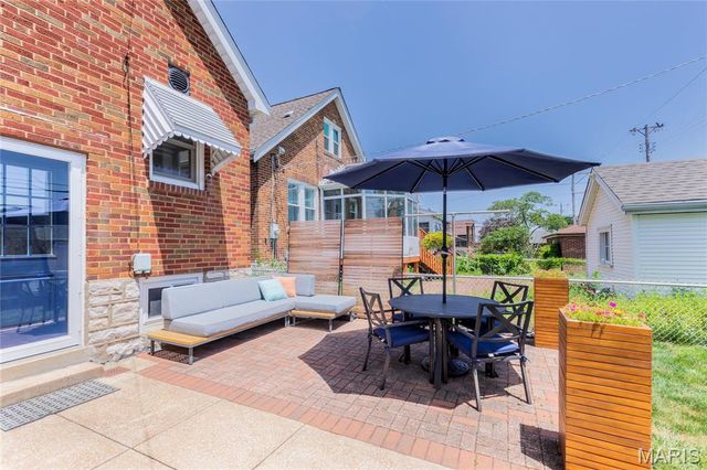 5408 Tholozan Avenue, St Louis, MO 63109