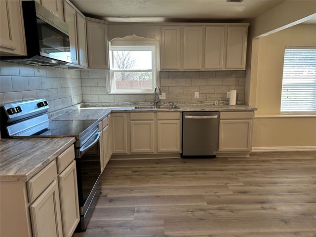 4706 Sachse Road, Sachse, TX 75048