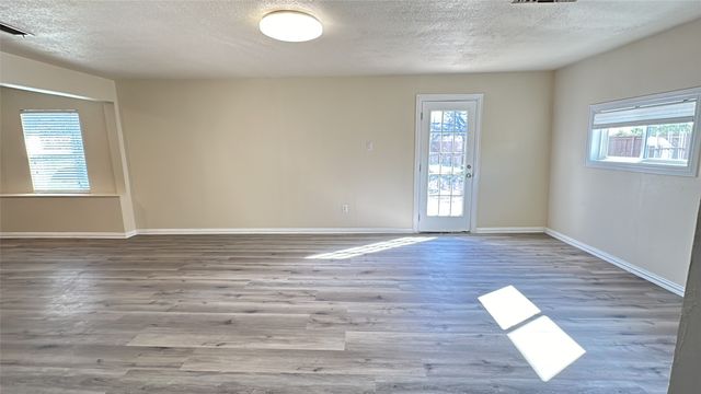 4706 Sachse Road, Sachse, TX 75048