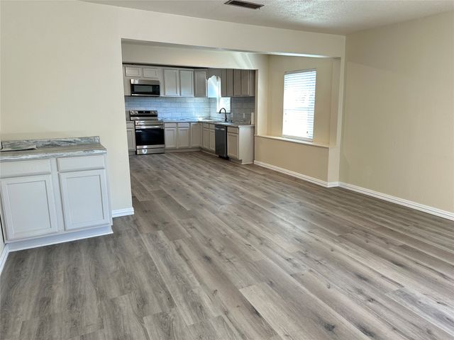 4706 Sachse Road, Sachse, TX 75048