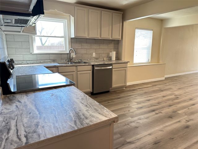 4706 Sachse Road, Sachse, TX 75048