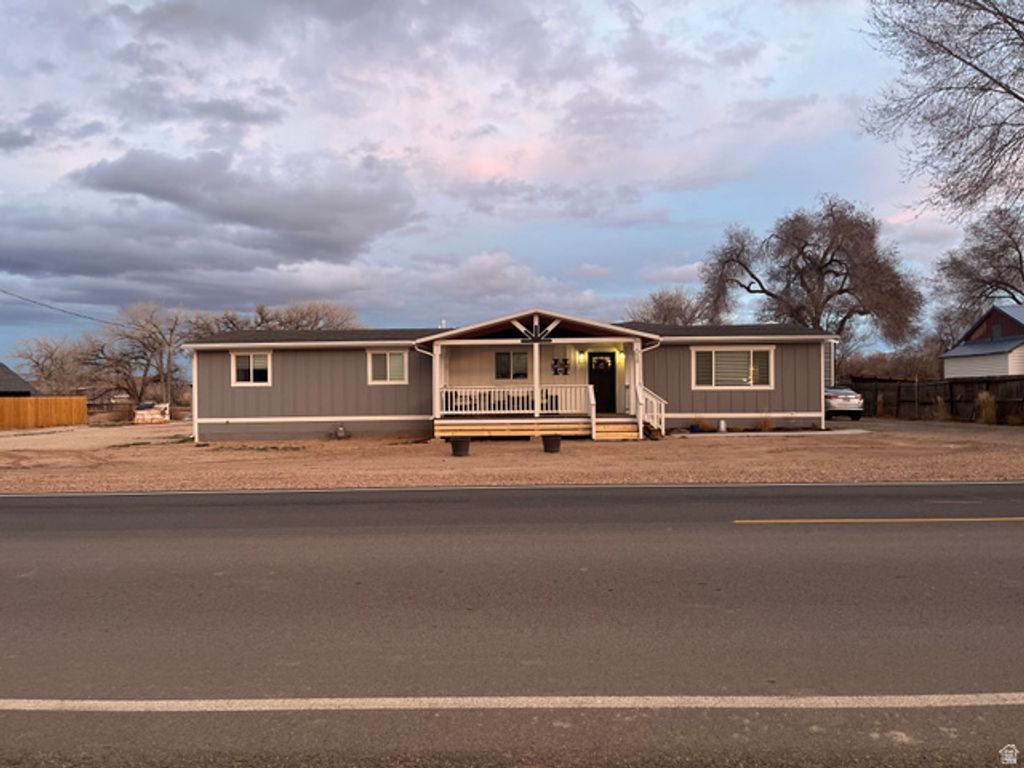 Image 2 of property listing at 558 N NORTH CRESCENT, Roosevelt, UT 84066