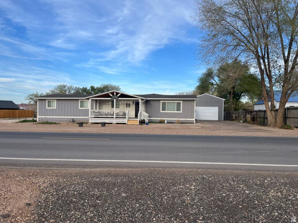 Image 13 of property listing at 558 N NORTH CRESCENT, Roosevelt, UT 84066