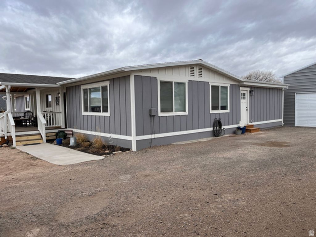 Image 3 of property listing at 558 N NORTH CRESCENT, Roosevelt, UT 84066