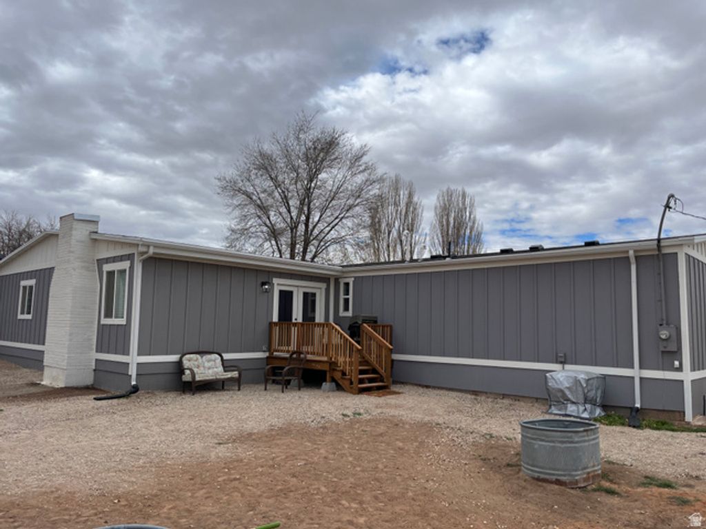 Image 4 of property listing at 558 N NORTH CRESCENT, Roosevelt, UT 84066