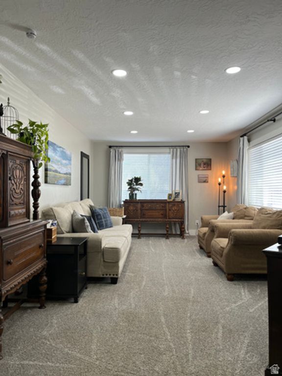 Image 6 of property listing at 558 N NORTH CRESCENT, Roosevelt, UT 84066