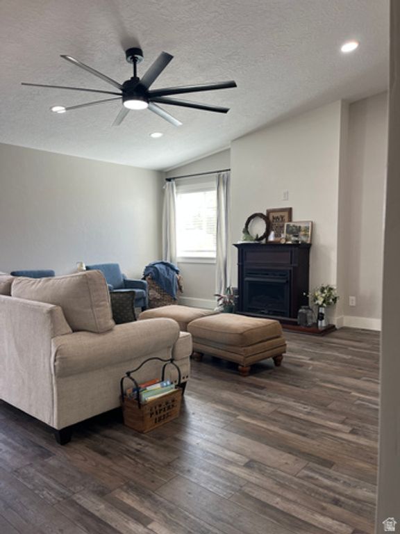Image 8 of property listing at 558 N NORTH CRESCENT, Roosevelt, UT 84066