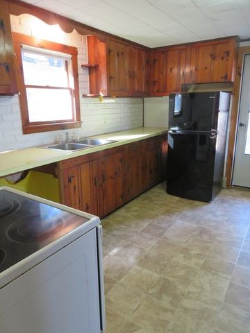 103 King Philip Rd, Norton, MA 02766