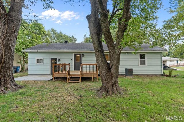 301 Edgewood Drive, Belleville, IL 62223