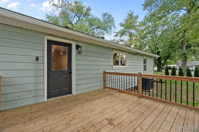 301 Edgewood Drive, Belleville, IL 62223