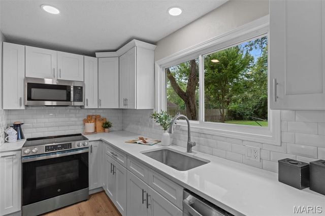 301 Edgewood Drive, Belleville, IL 62223