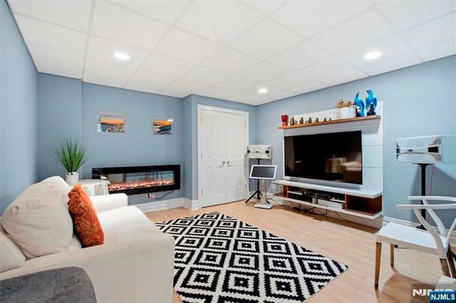 18 Henmar Drive, Closter, NJ 07624