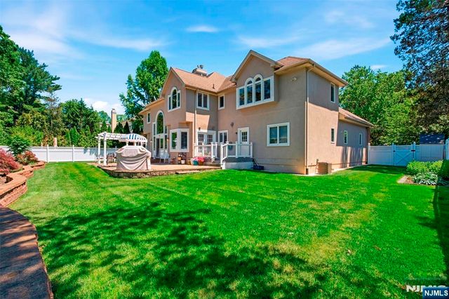 18 Henmar Drive, Closter, NJ 07624